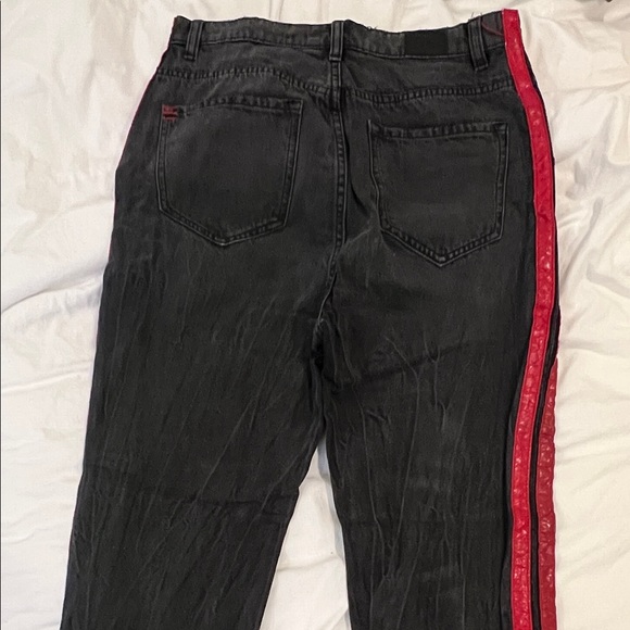 Too big & clearing out closet - Picture 2 of 5